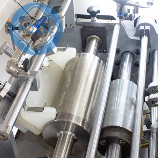 Compras en línea Máquina para fabricar bolsas de papel de compras con fondo cuadrado marrón Kraft completamente automática con impresión en línea Sos Bag